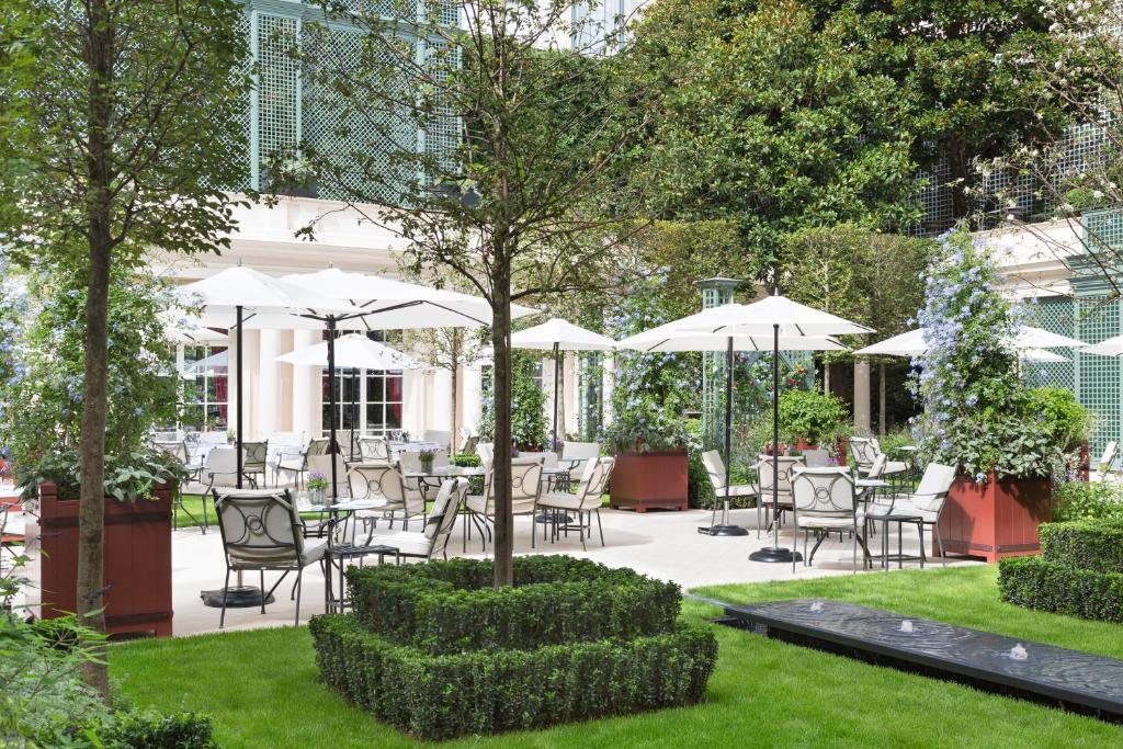 restaurant palace le bristol Paris